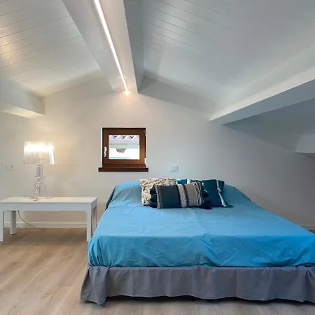 Apartment Delizioso Attico Calle Lunga 2 *
