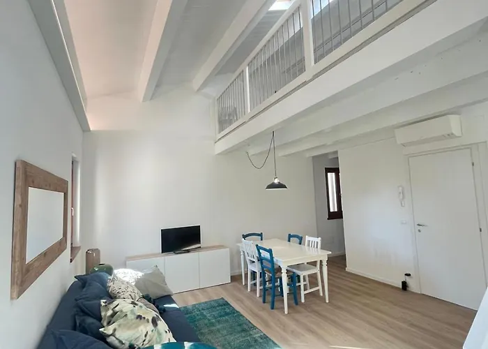 Delizioso Attico Calle Lunga 2 شقة غرادو